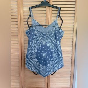 Bandana Paisley Design INC Top L